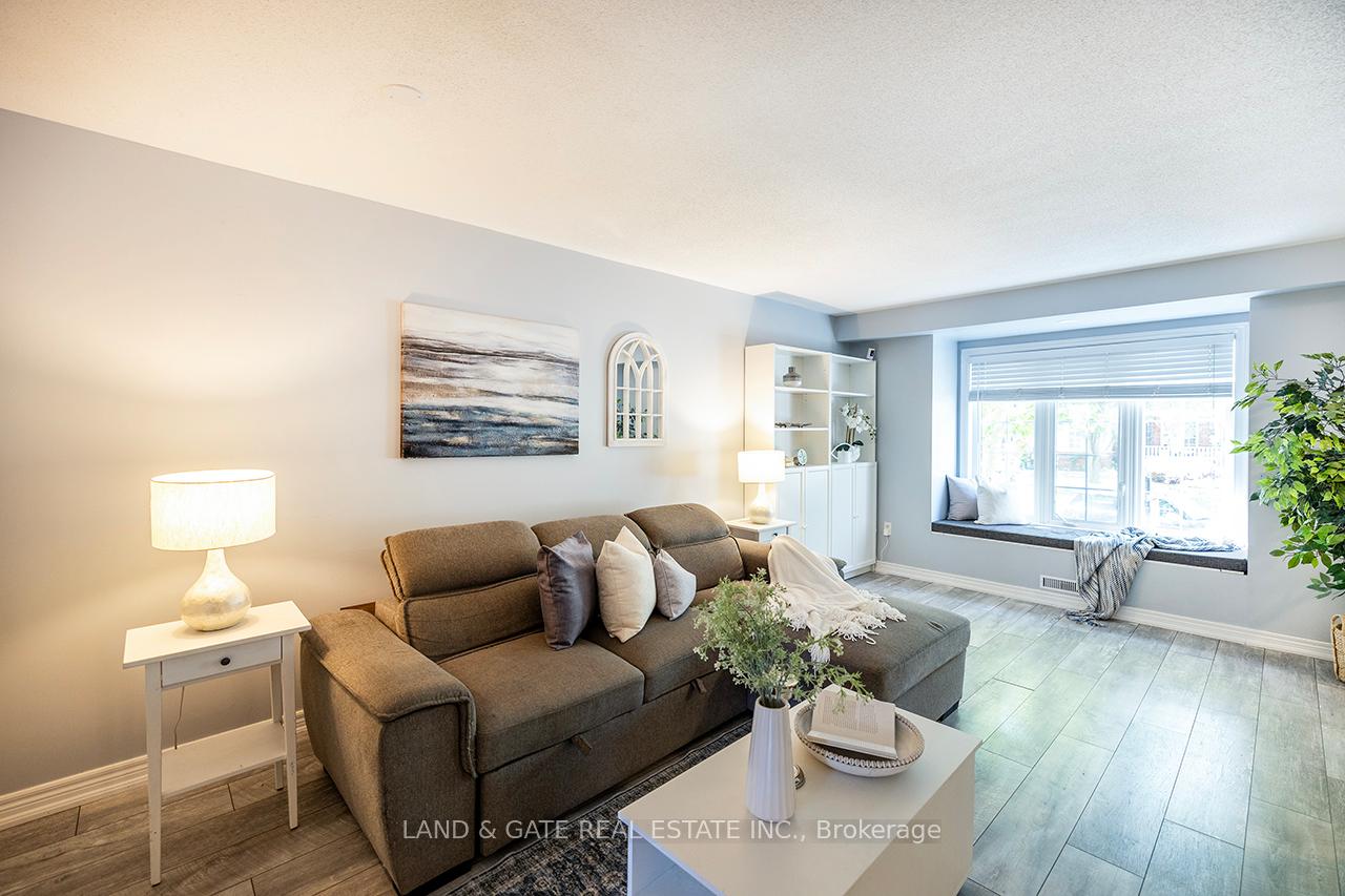 Photo 6 of 120 Warwick Avenue, Ajax, South East — HOMEH