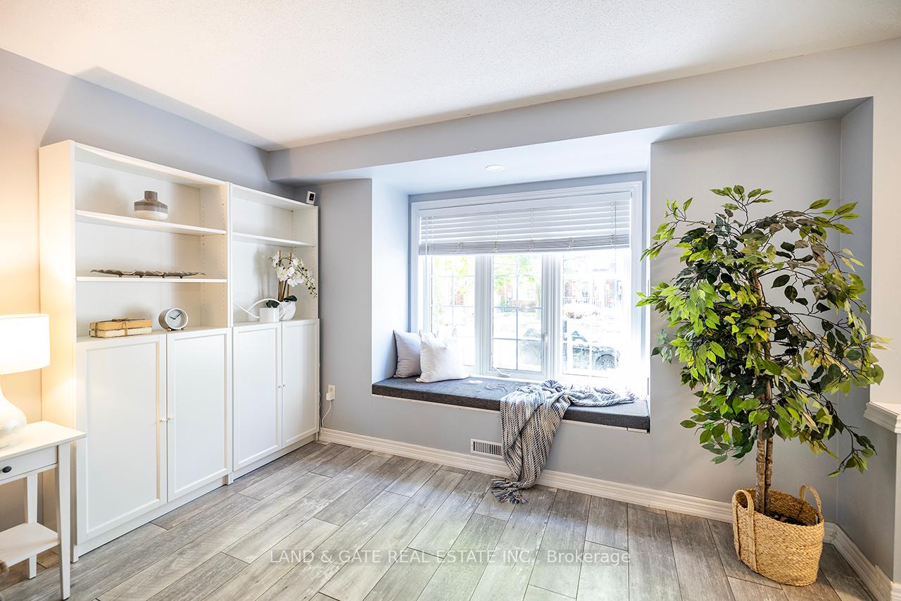 Photo 8 of 120 Warwick Avenue, Ajax, South East — HOMEH