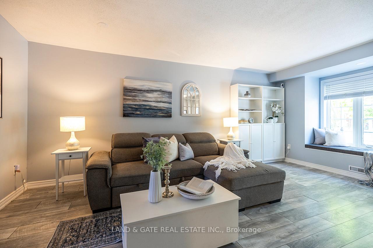 Photo 10 of 120 Warwick Avenue, Ajax, South East — HOMEH