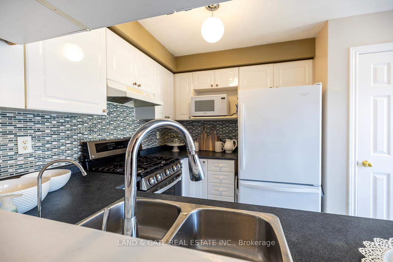Photo 16 of 120 Warwick Avenue, Ajax, South East — HOMEH