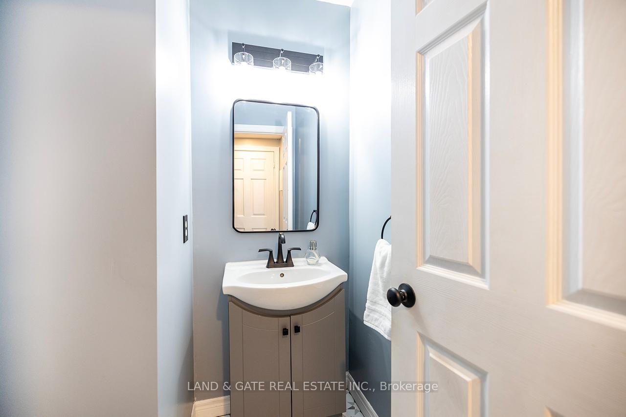Photo 17 of 120 Warwick Avenue, Ajax, South East — HOMEH