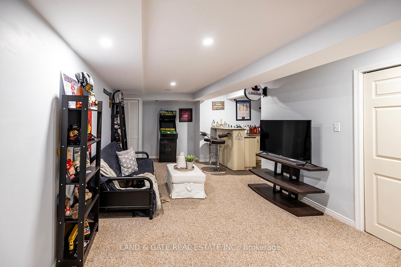 Photo 26 of 120 Warwick Avenue, Ajax, South East — HOMEH