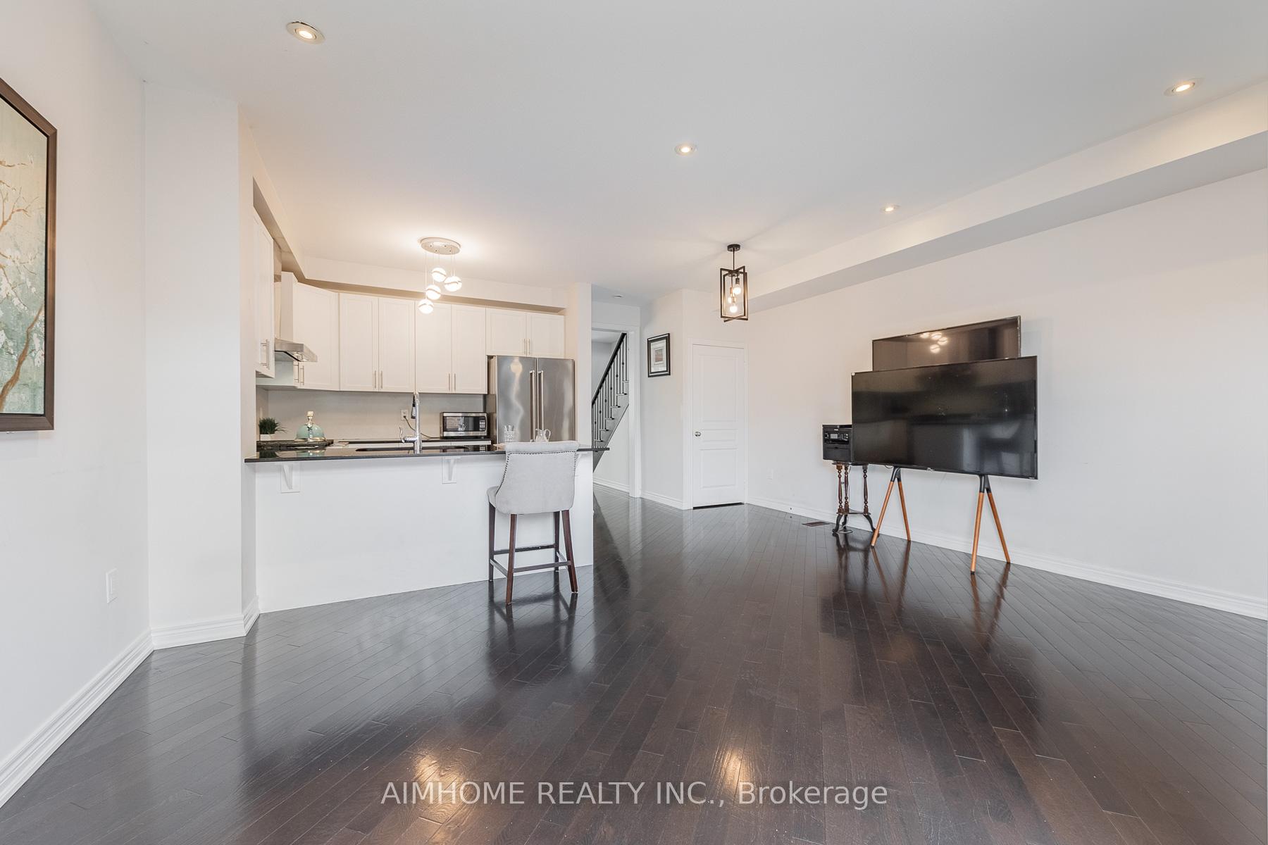 Photo 10 of 192 East's Corners Boulevard, Vaughan, Kleinburg — HOMEH