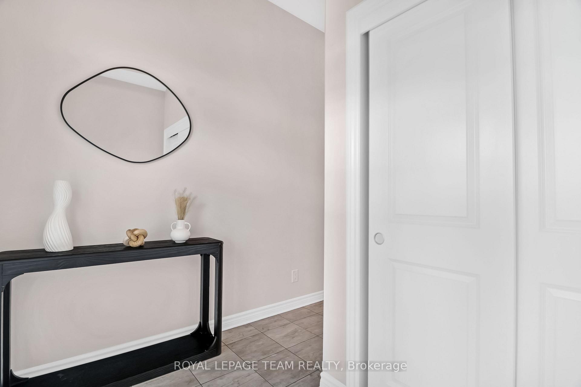 Photo 5 of 126 Wabikon Crescent, Ottawa, Blossom Park/Kemp Park/Findlay Creek — HOMEH