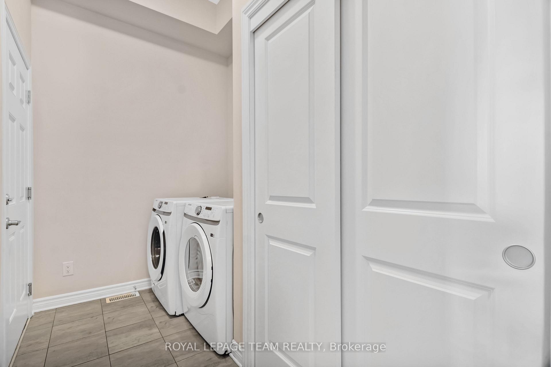 Photo 7 of 126 Wabikon Crescent, Ottawa, Blossom Park/Kemp Park/Findlay Creek — HOMEH