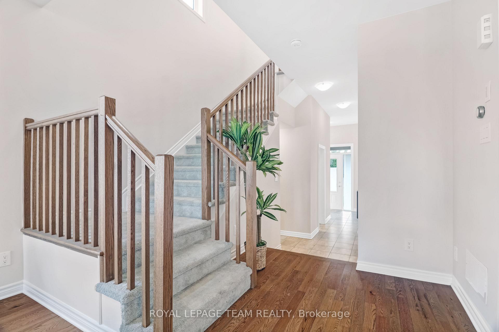 Photo 19 of 126 Wabikon Crescent, Ottawa, Blossom Park/Kemp Park/Findlay Creek — HOMEH