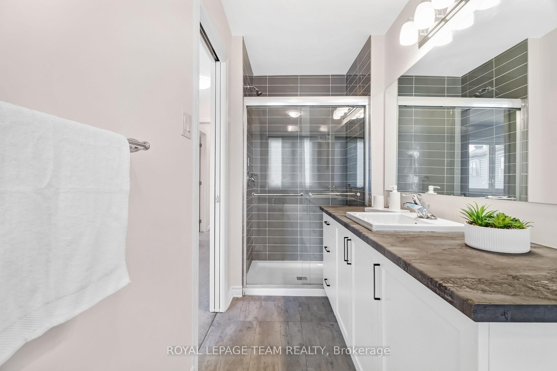Photo 22 of 126 Wabikon Crescent, Ottawa, Blossom Park/Kemp Park/Findlay Creek — HOMEH