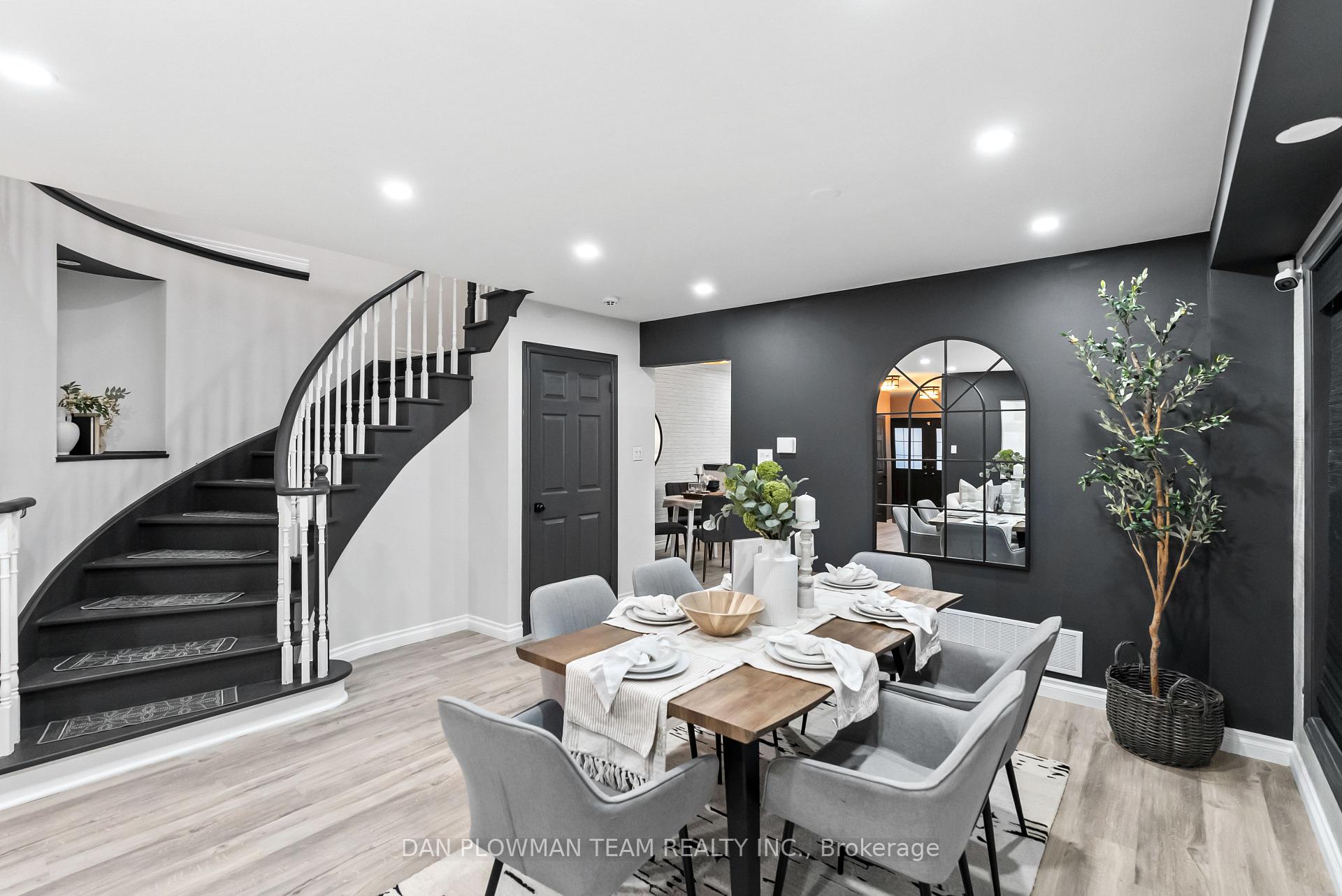 Photo 1 of 720 Swan Place, Pickering, Amberlea — HOMEH
