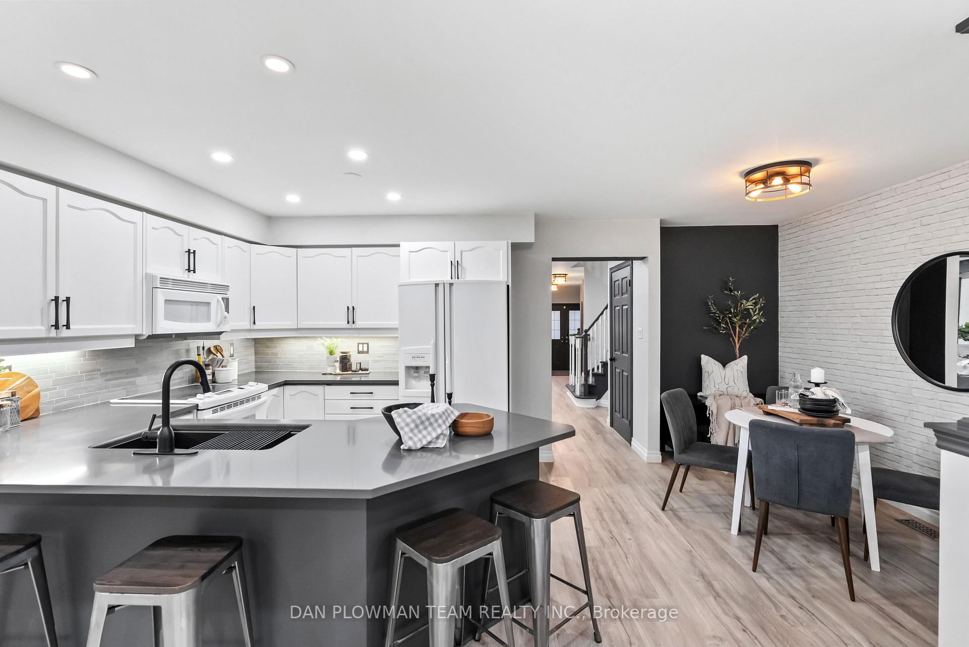 Photo 10 of 720 Swan Place, Pickering, Amberlea — HOMEH