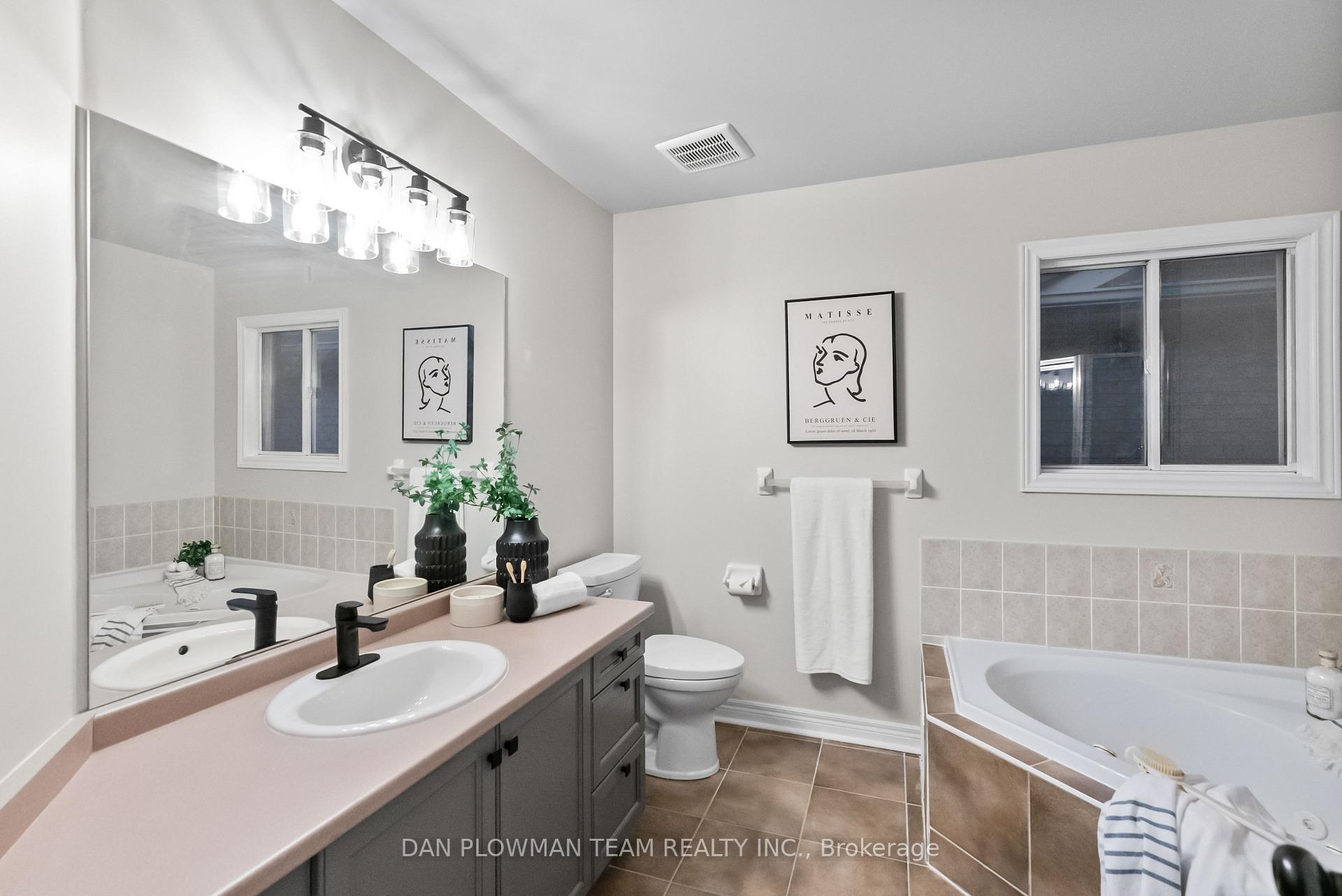 Photo 22 of 720 Swan Place, Pickering, Amberlea — HOMEH