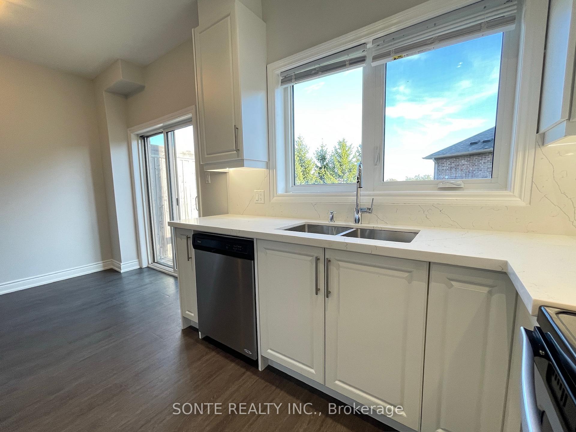 Photo 17 of Unit #21, 40 Megan Crescent, Barrie, Holly — HOMEH