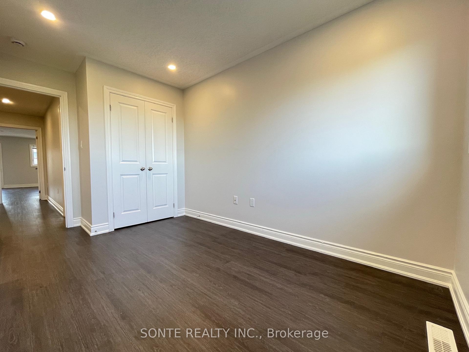 Photo 38 of Unit #21, 40 Megan Crescent, Barrie, Holly — HOMEH