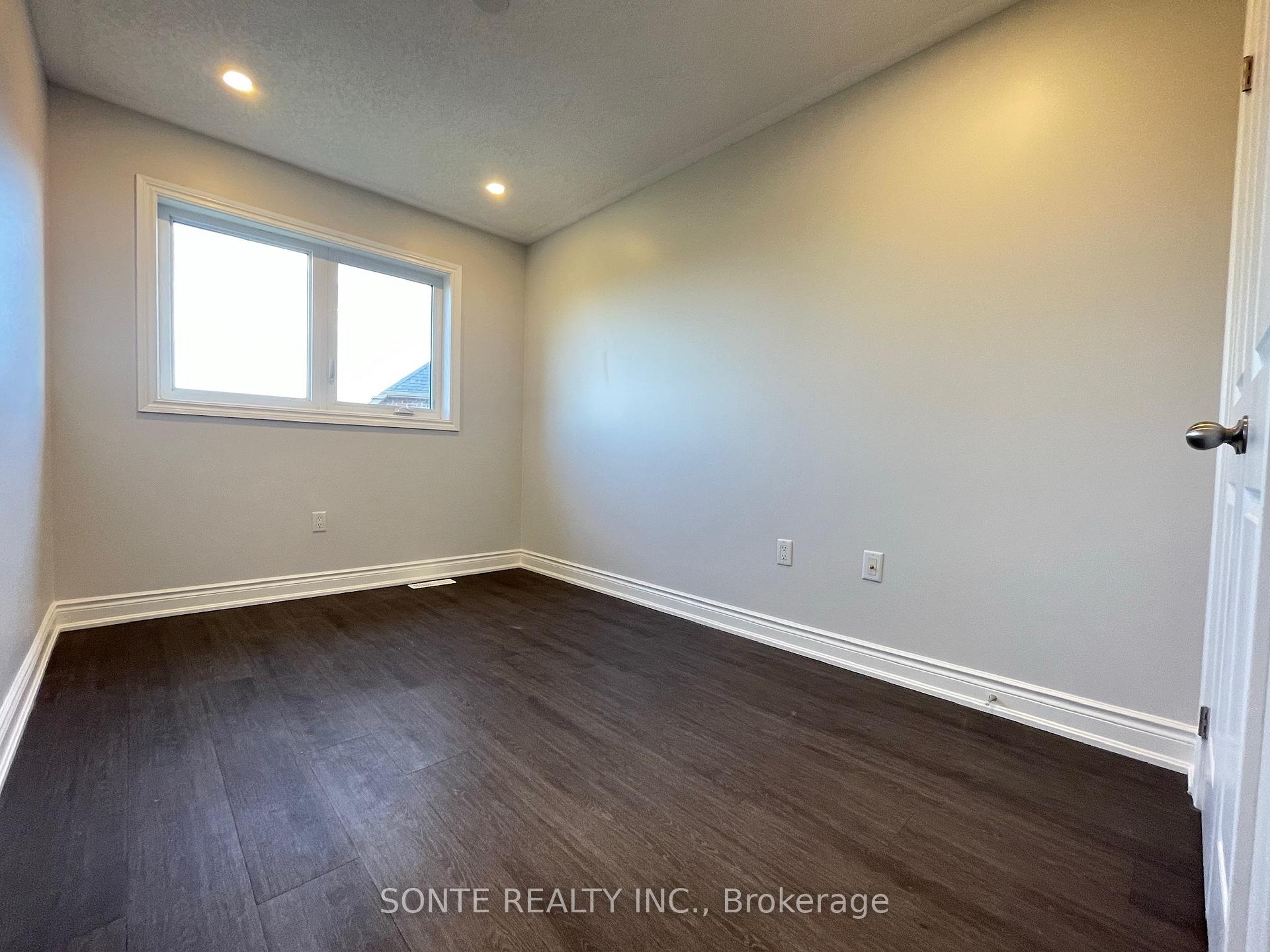 Photo 36 of Unit #21, 40 Megan Crescent, Barrie, Holly — HOMEH