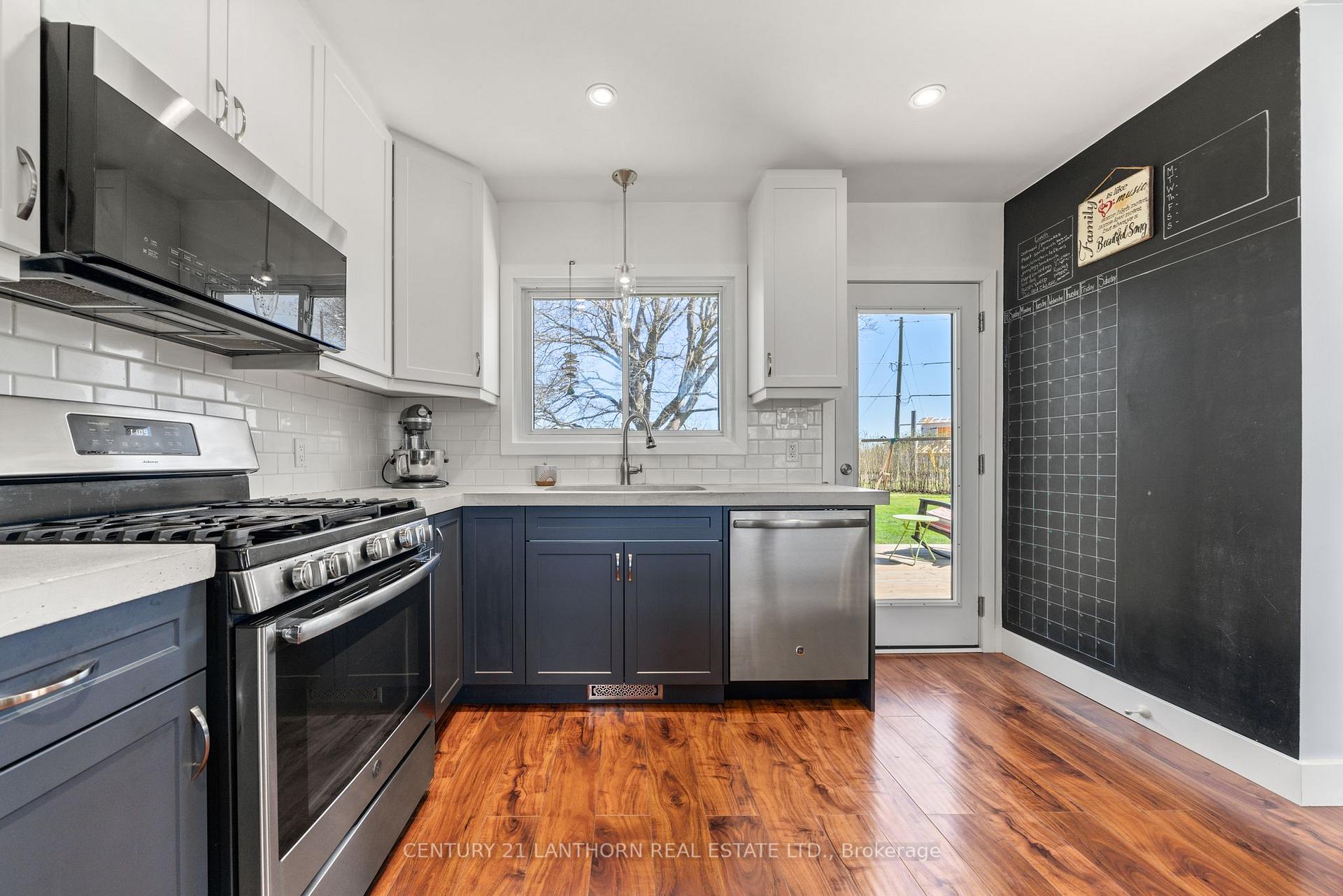 Photo 9 of 112 Sidney Crescent, Quinte West, Sidney Ward — HOMEH