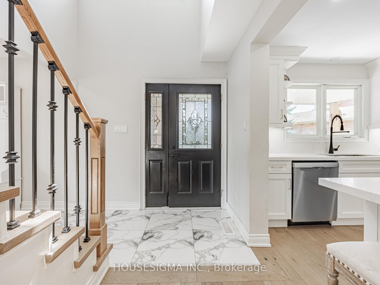 Photo 3 of 10 Whitney Court, Whitby, Lynde Creek — HOMEH