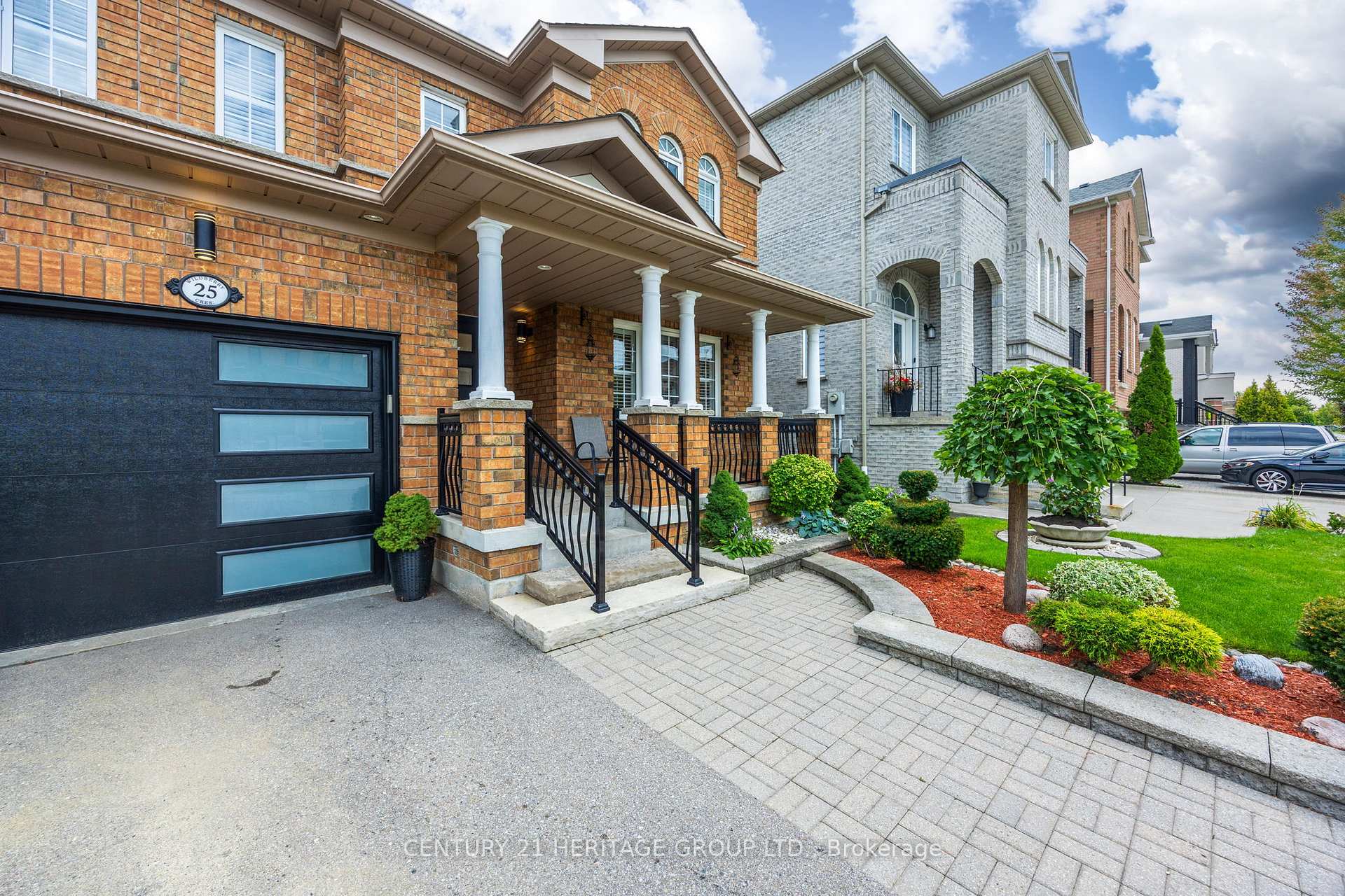 Photo 2 of 25 Wildberry Crescent, Vaughan, Vellore Village — HOMEH