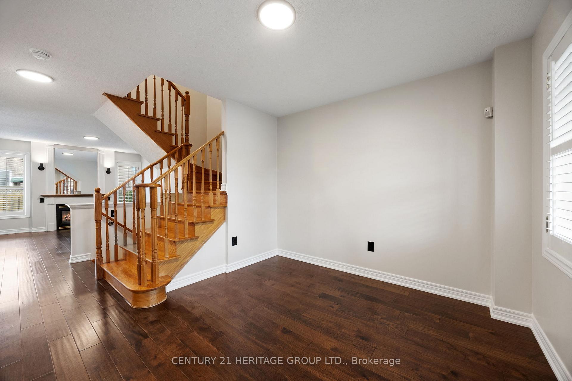 Photo 5 of 25 Wildberry Crescent, Vaughan, Vellore Village — HOMEH