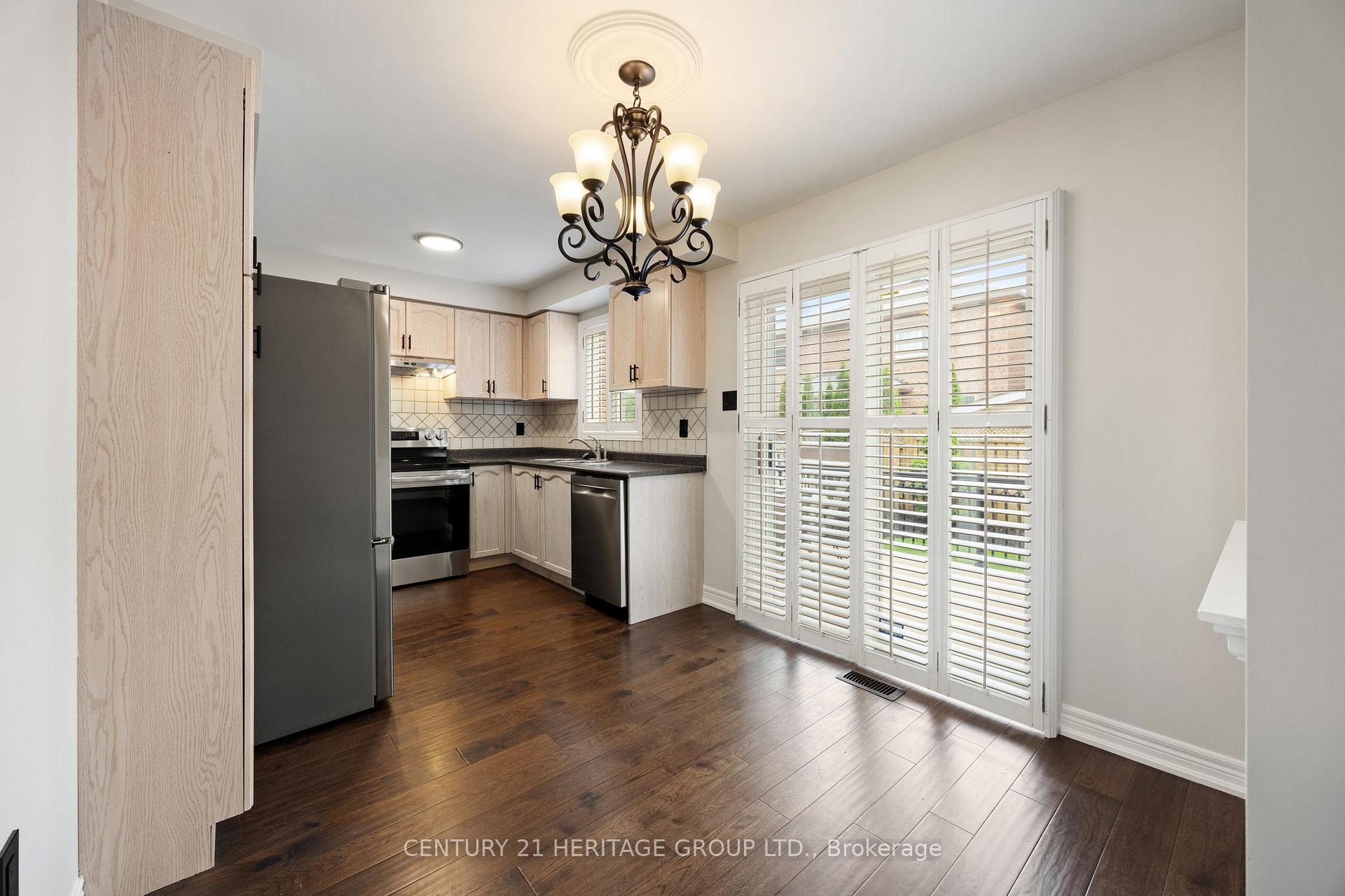Photo 18 of 25 Wildberry Crescent, Vaughan, Vellore Village — HOMEH