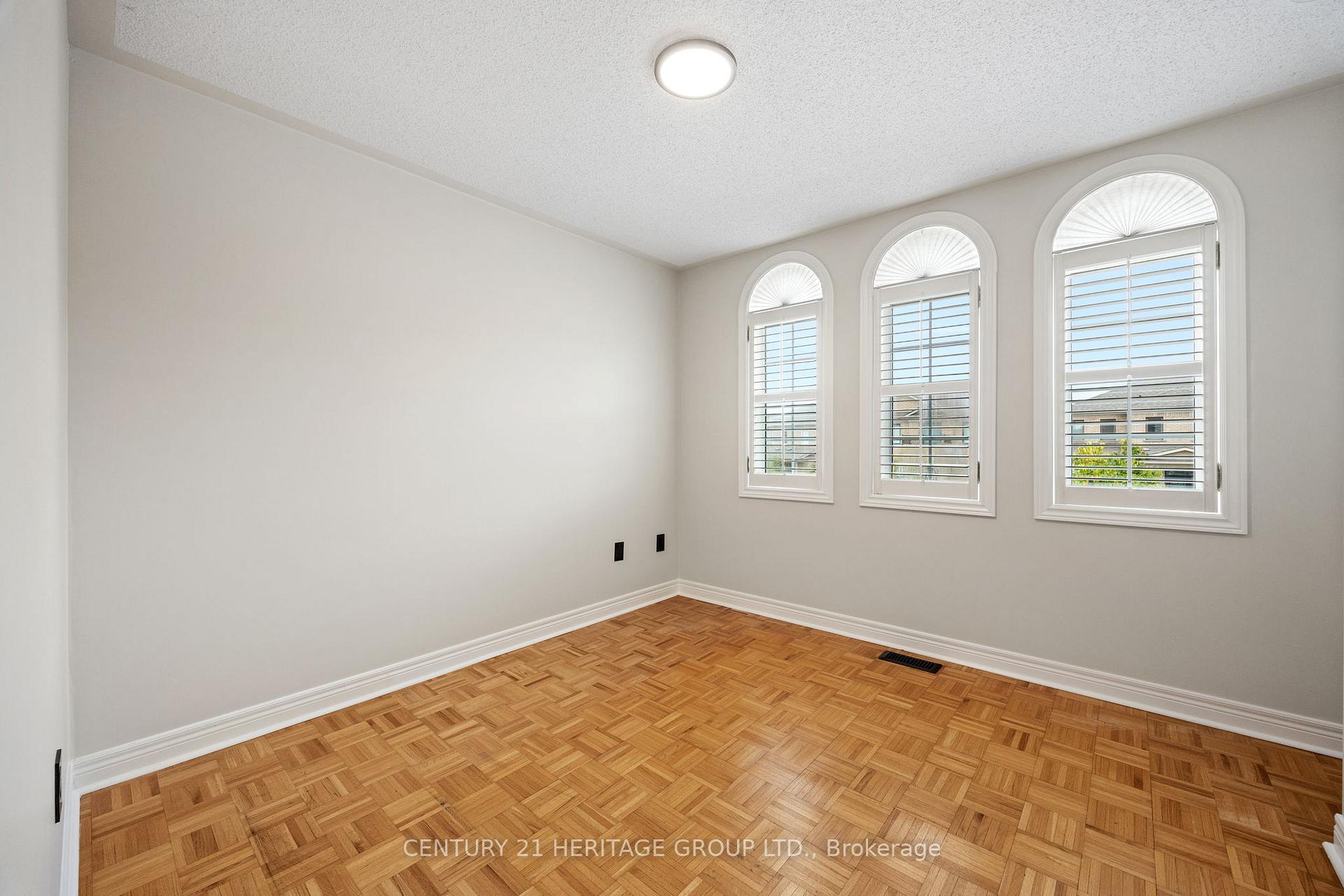 Photo 22 of 25 Wildberry Crescent, Vaughan, Vellore Village — HOMEH