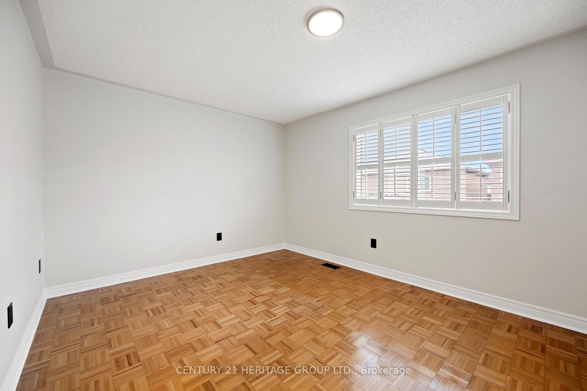 Photo 33 of 25 Wildberry Crescent, Vaughan, Vellore Village — HOMEH