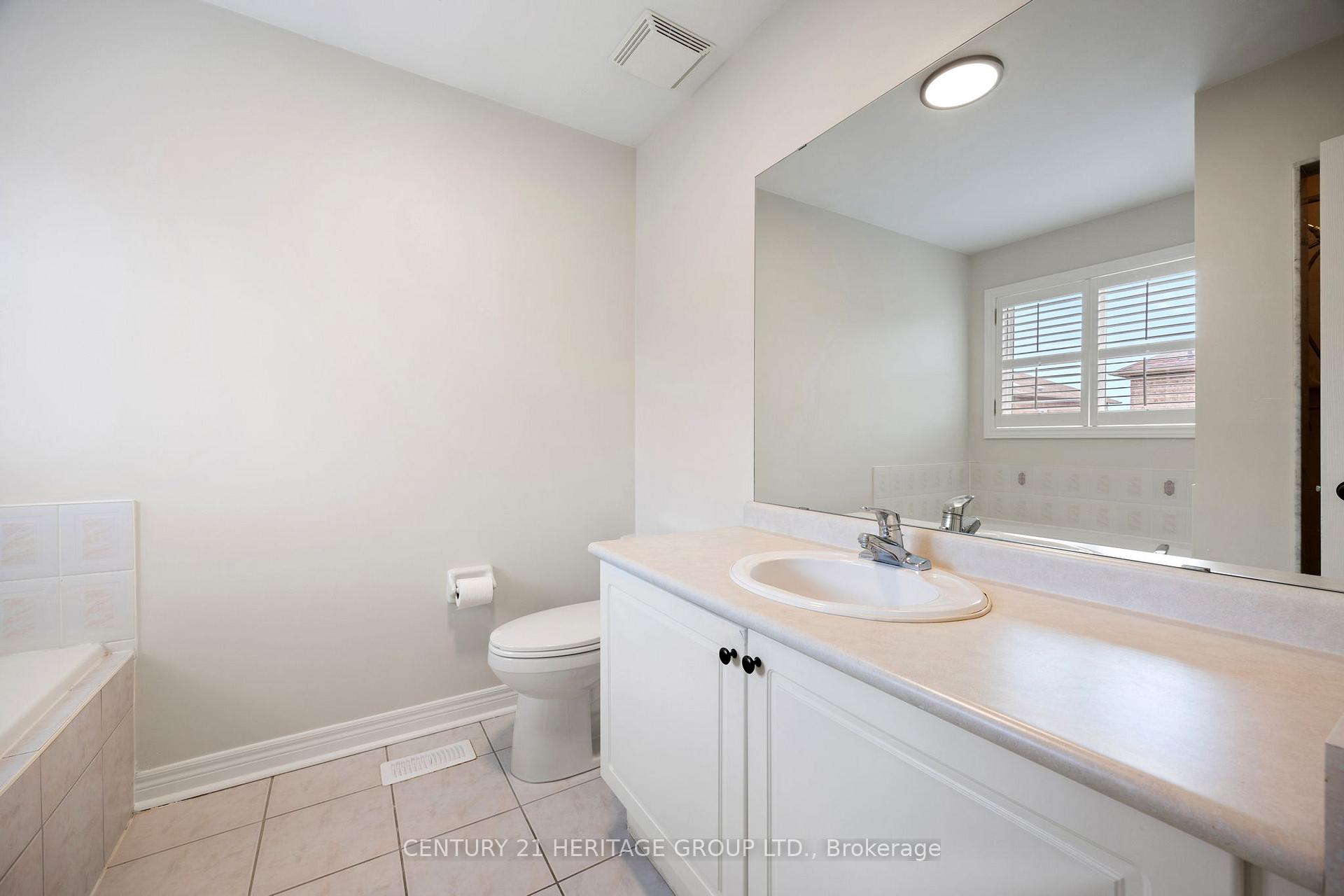 Photo 35 of 25 Wildberry Crescent, Vaughan, Vellore Village — HOMEH