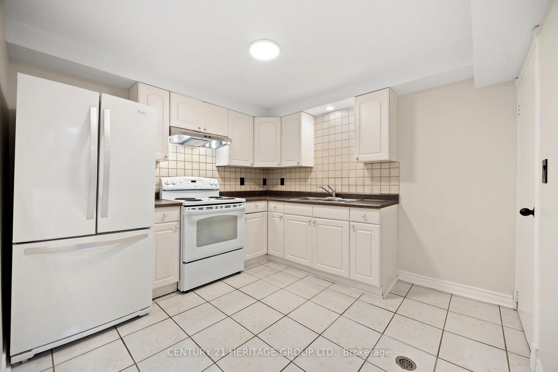 Photo 37 of 25 Wildberry Crescent, Vaughan, Vellore Village — HOMEH