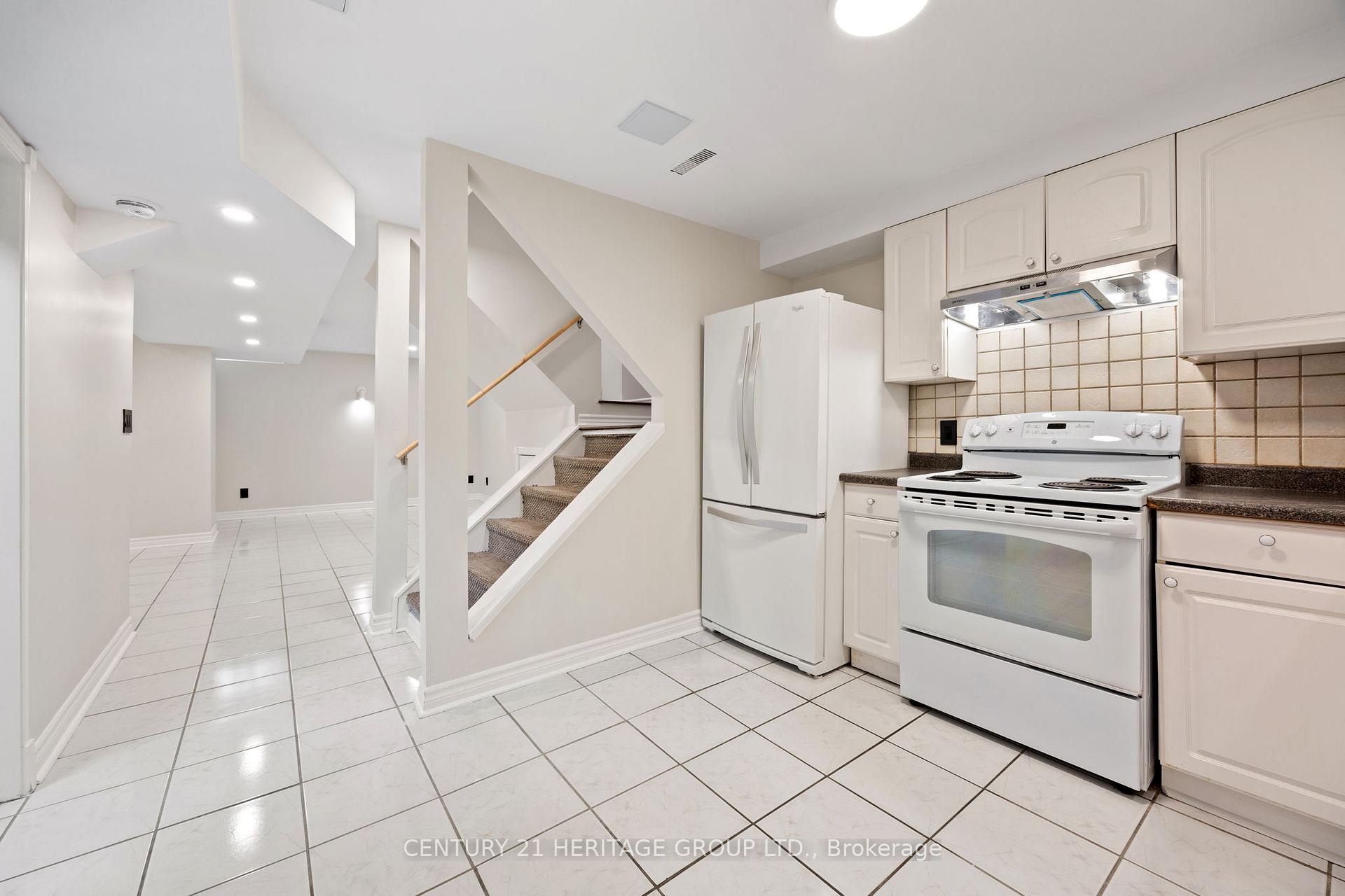 Photo 38 of 25 Wildberry Crescent, Vaughan, Vellore Village — HOMEH