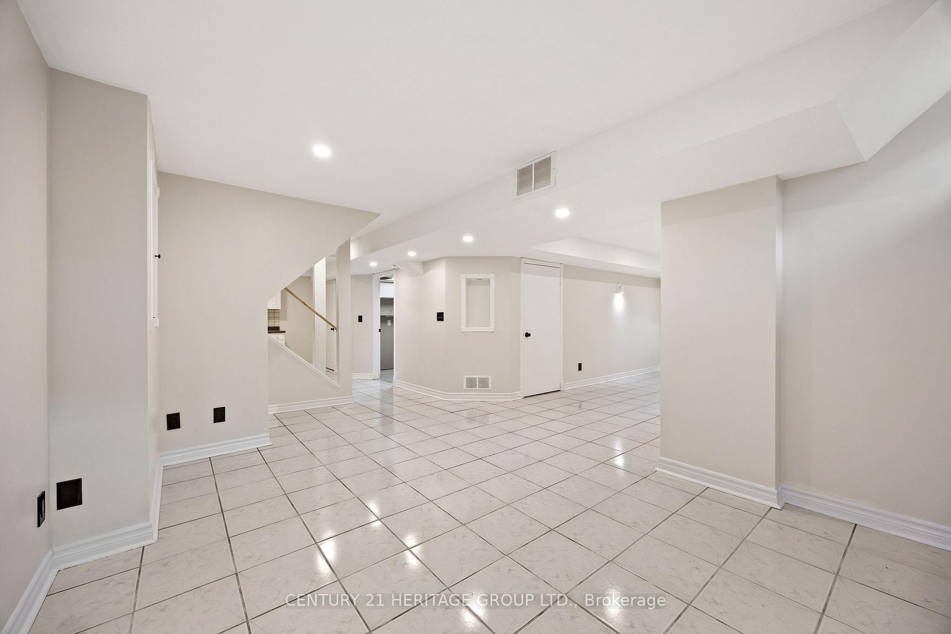 Photo 40 of 25 Wildberry Crescent, Vaughan, Vellore Village — HOMEH