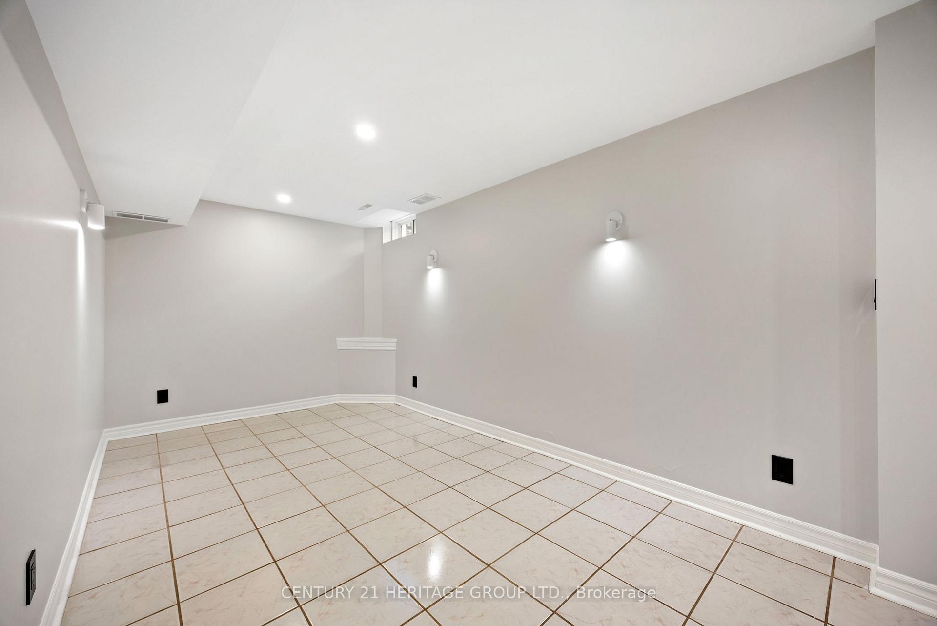 Photo 42 of 25 Wildberry Crescent, Vaughan, Vellore Village — HOMEH