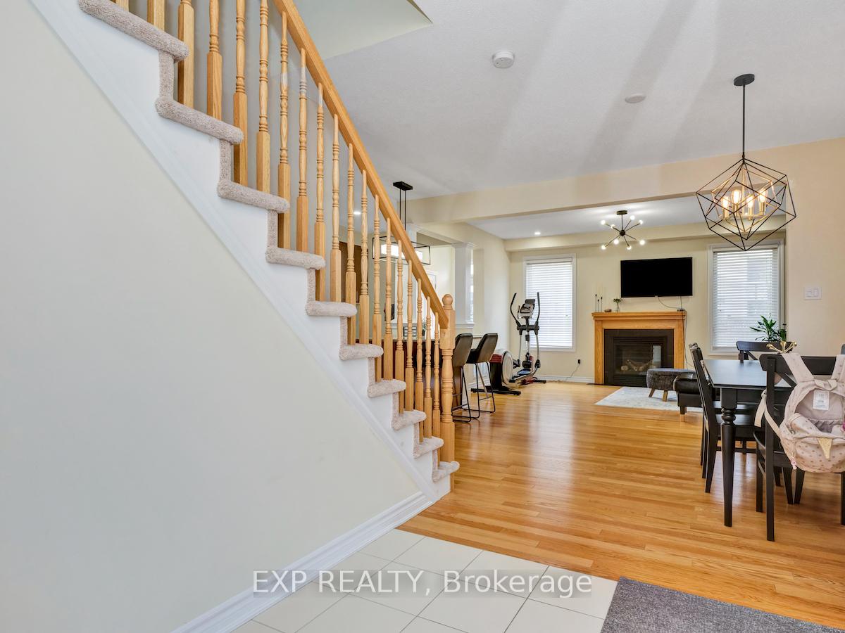 Photo 3 of 30 Pondhawk Way, Ottawa, Barrhaven - Half Moon Bay — HOMEH