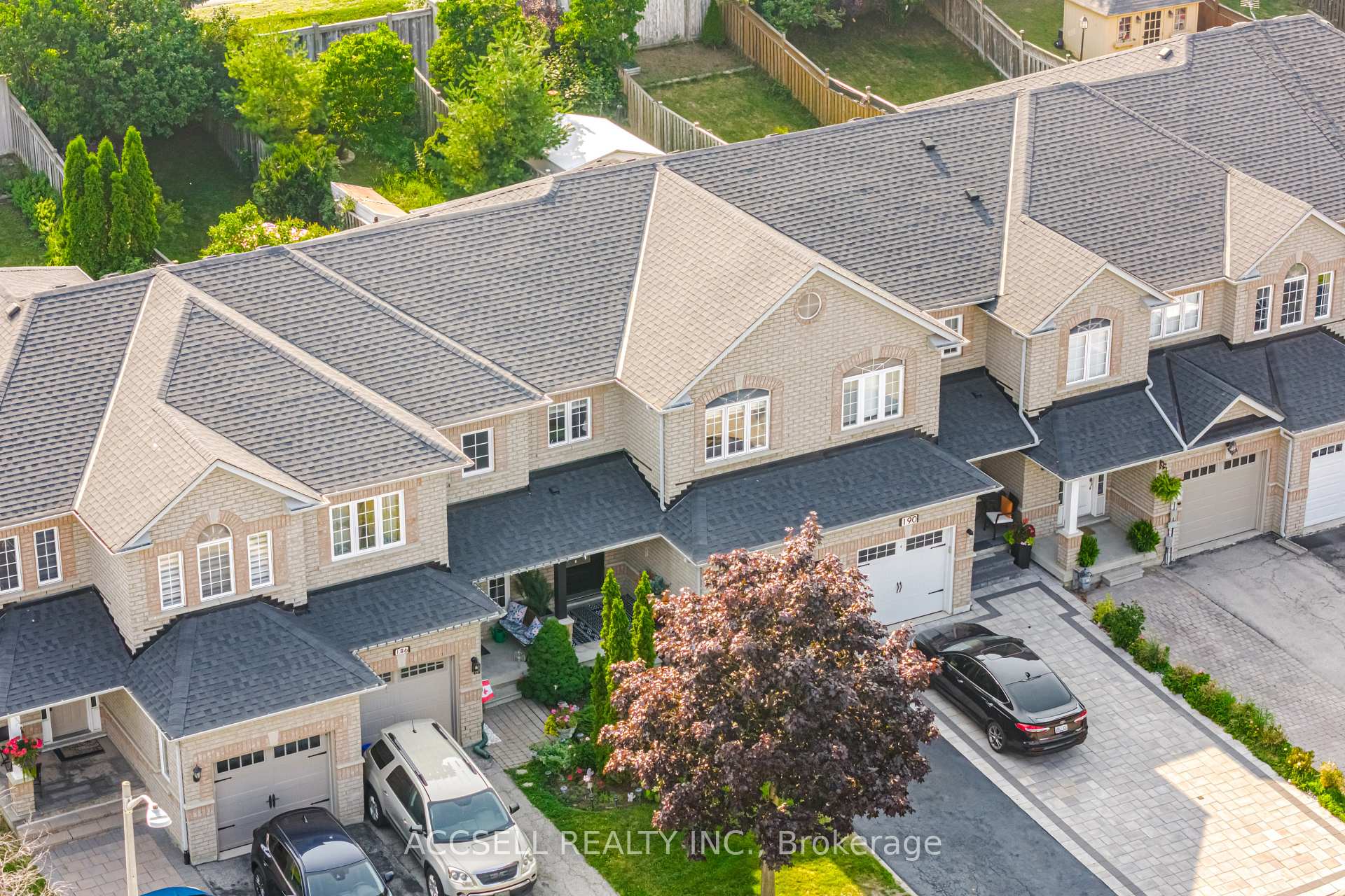 Photo 3 of 188 Deepsprings Crescent, Vaughan, Vellore Village — HOMEH