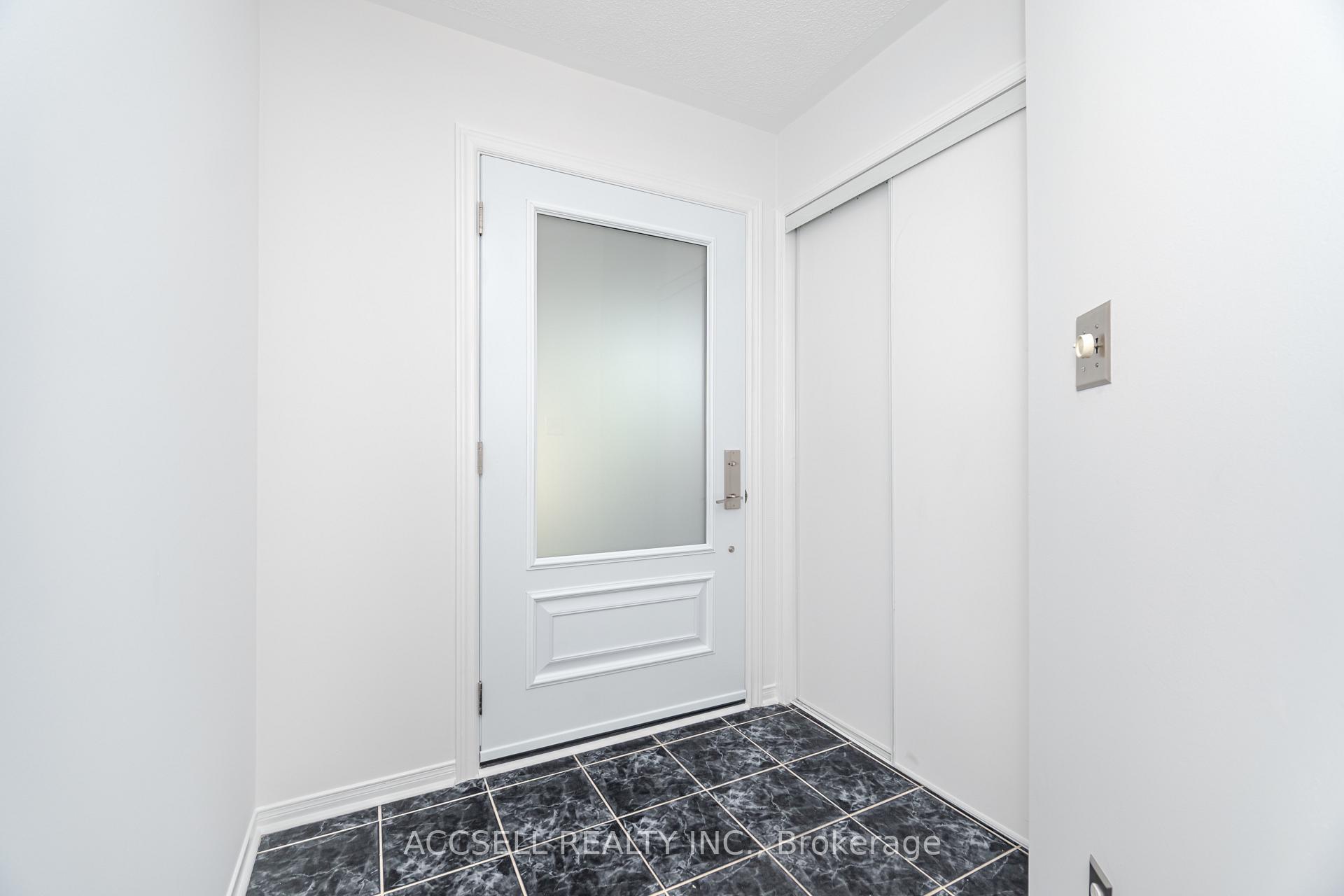 Photo 7 of 188 Deepsprings Crescent, Vaughan, Vellore Village — HOMEH