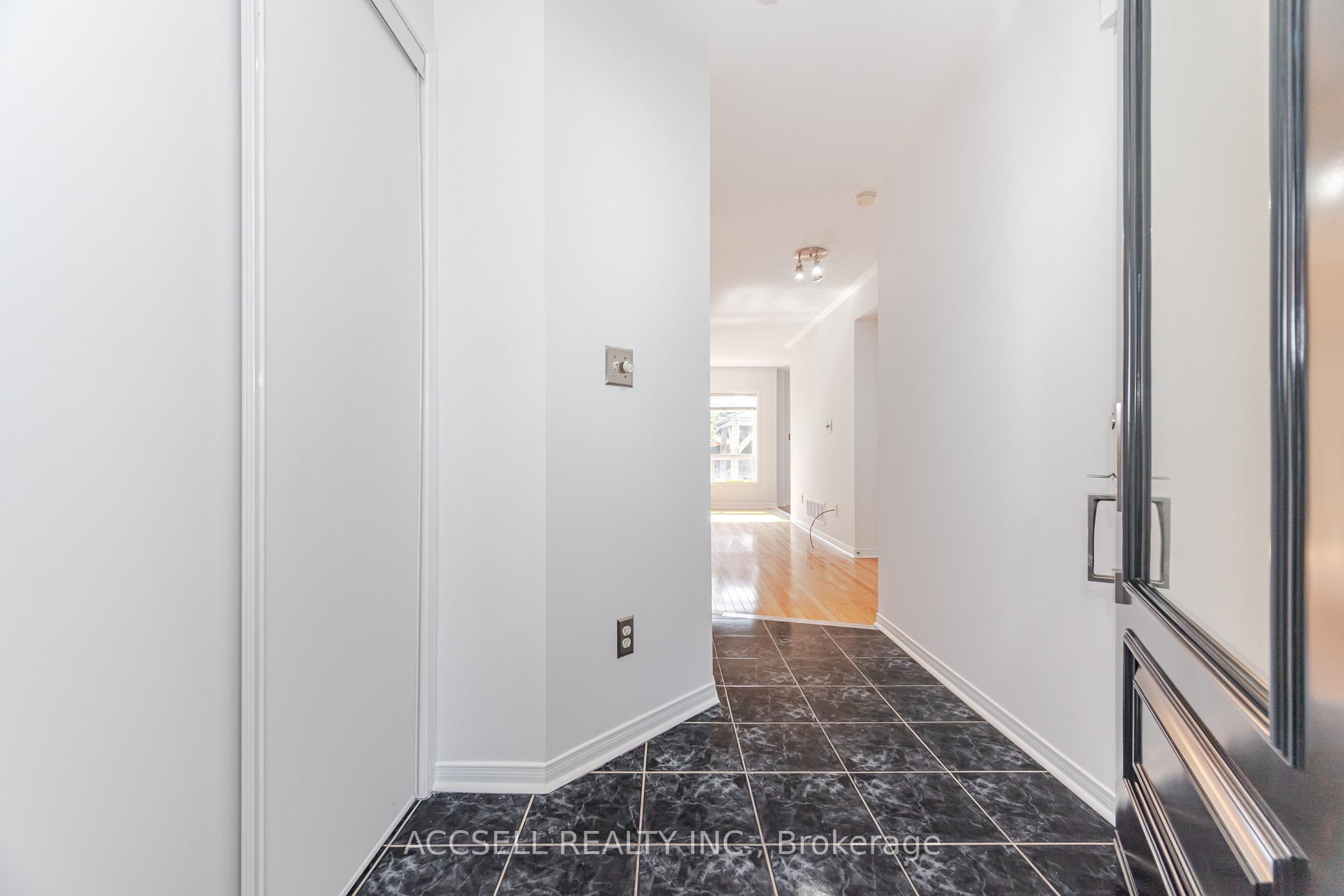 Photo 8 of 188 Deepsprings Crescent, Vaughan, Vellore Village — HOMEH