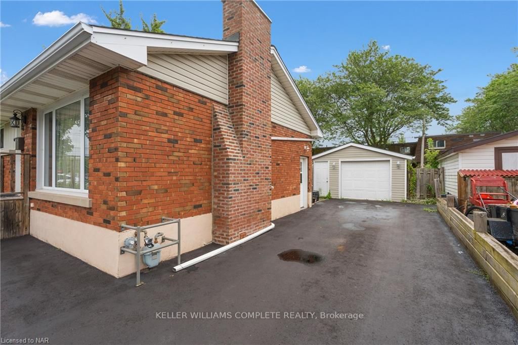 Photo 3 of 78 Gram Avenue, Welland, N. Welland — HOMEH