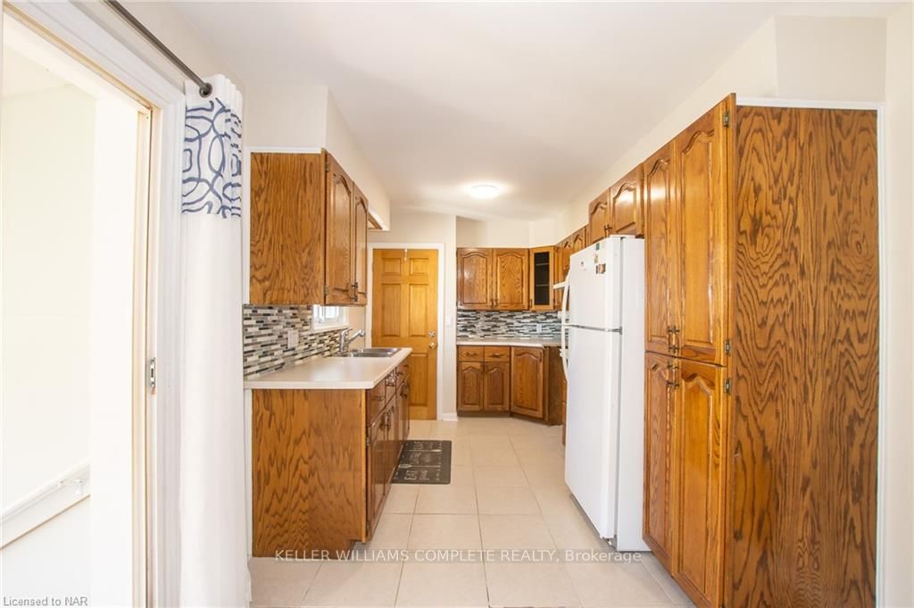 Photo 10 of 78 Gram Avenue, Welland, N. Welland — HOMEH