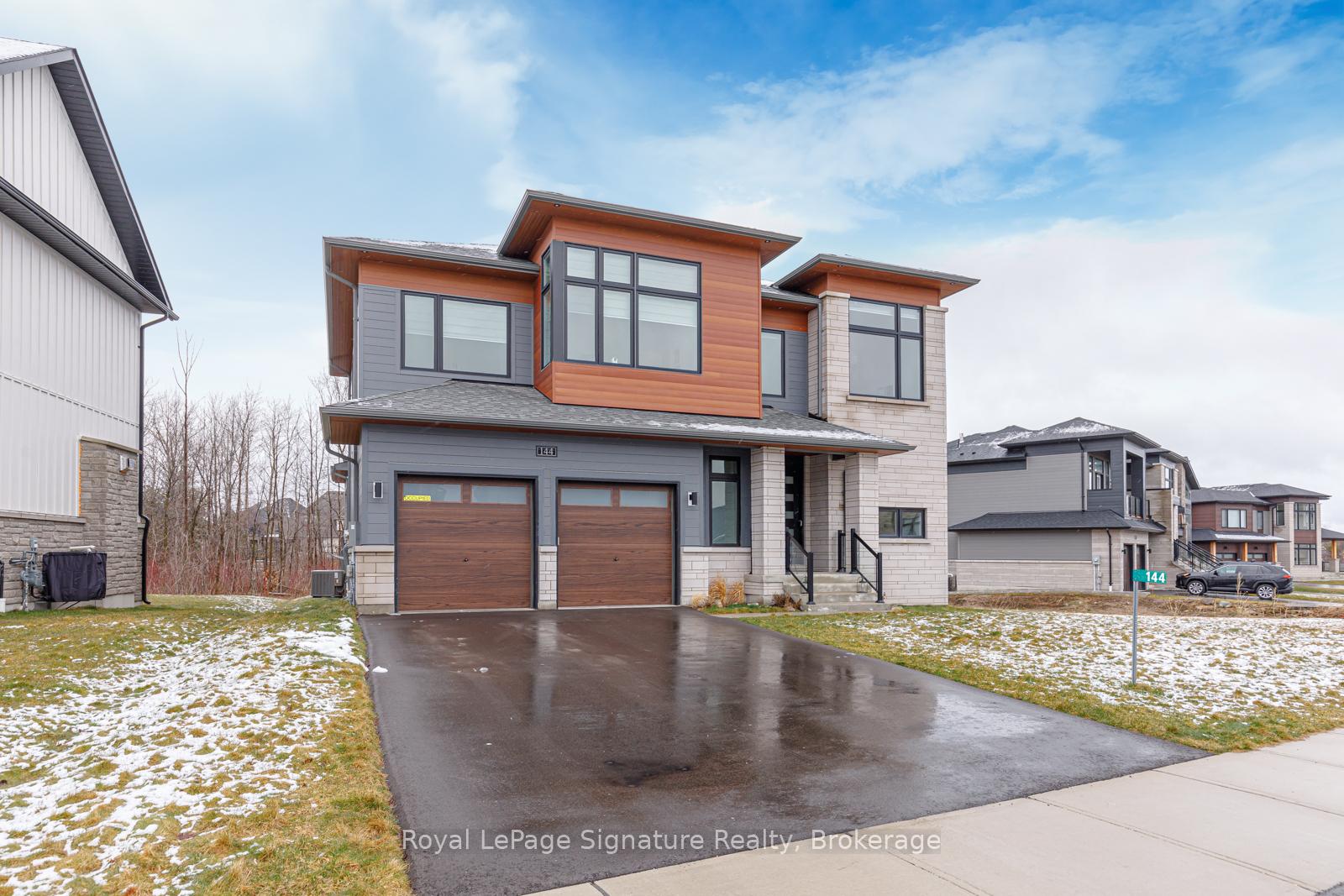 Photo 2 of 144 Springside Crescent, Blue Mountains — HOMEH