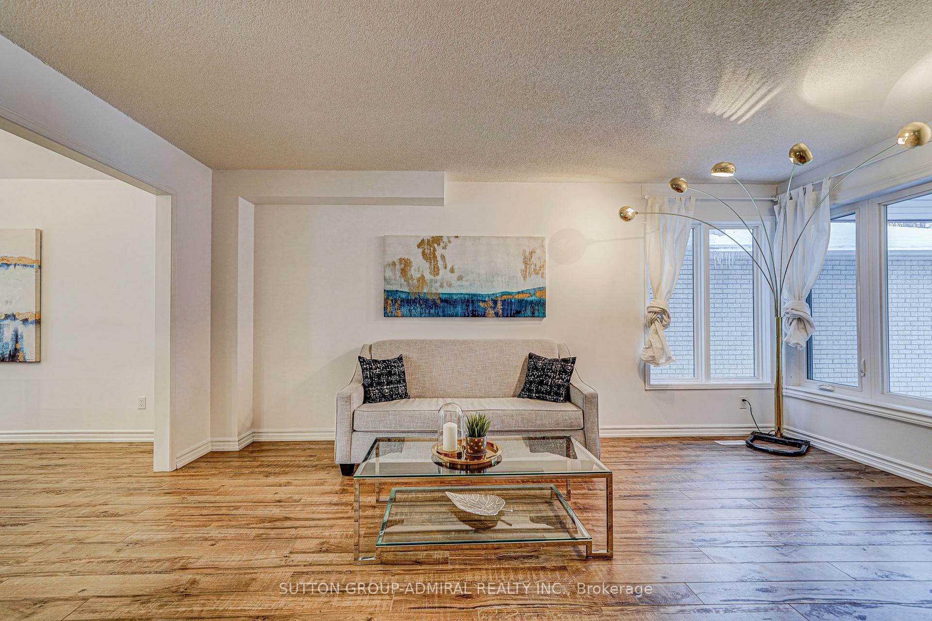 Photo 5 of Unit Main, 62 Venice Crescent, Vaughan, Beverley Glen — HOMEH