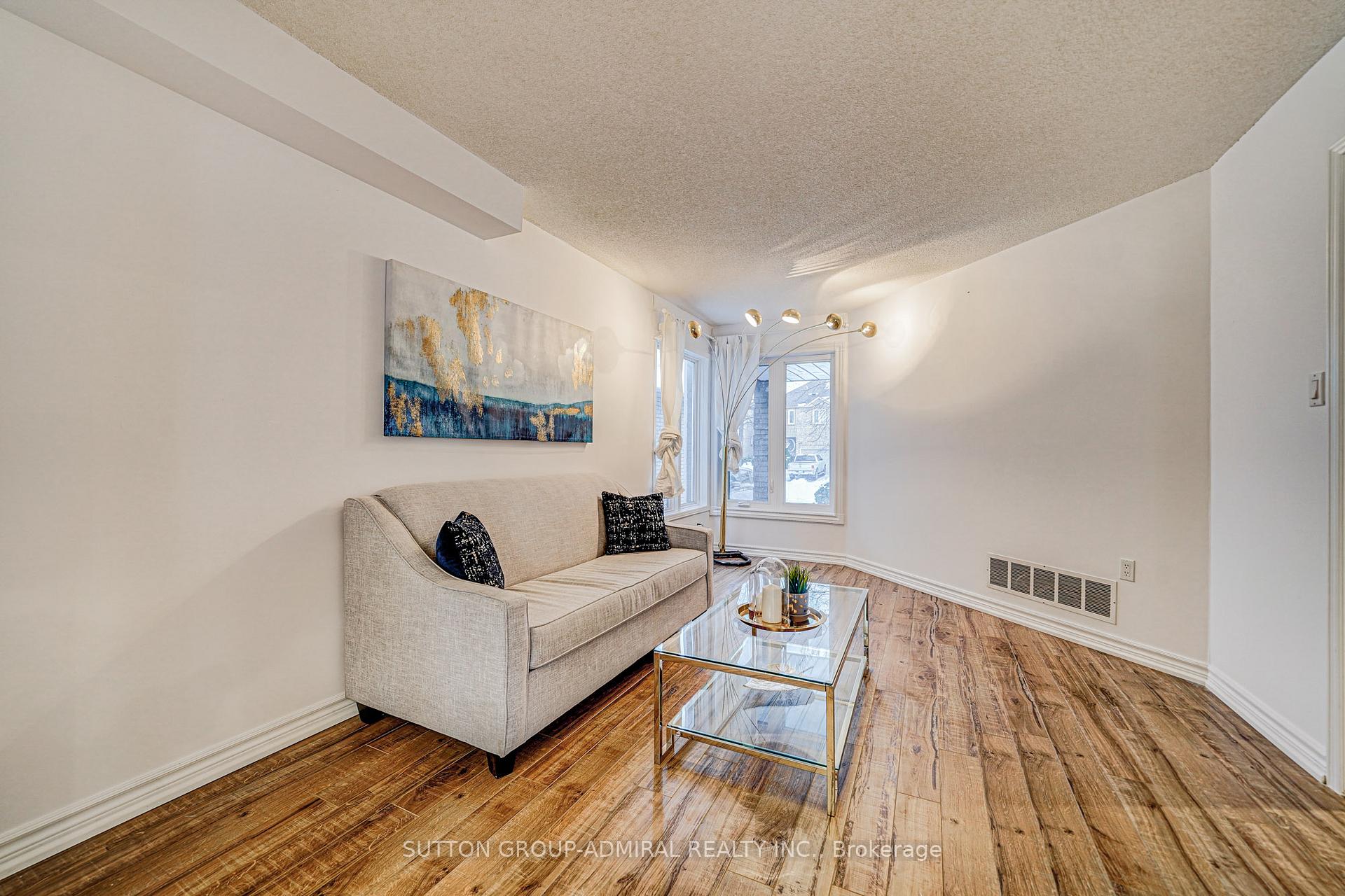 Photo 6 of Unit Main, 62 Venice Crescent, Vaughan, Beverley Glen — HOMEH