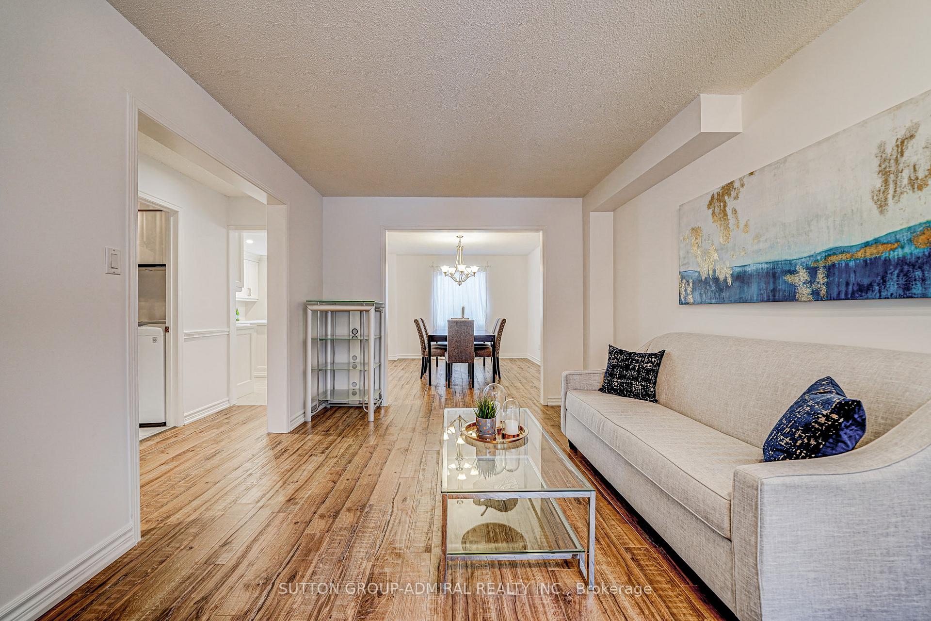 Photo 8 of Unit Main, 62 Venice Crescent, Vaughan, Beverley Glen — HOMEH