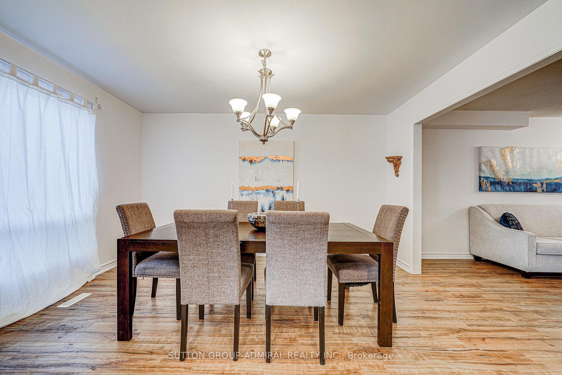 Photo 10 of Unit Main, 62 Venice Crescent, Vaughan, Beverley Glen — HOMEH