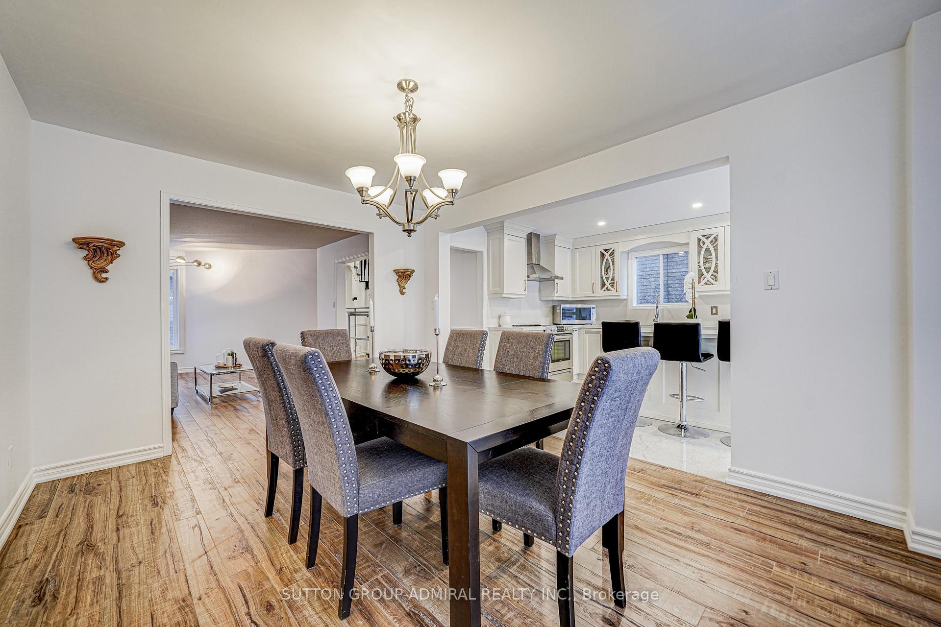 Photo 11 of Unit Main, 62 Venice Crescent, Vaughan, Beverley Glen — HOMEH