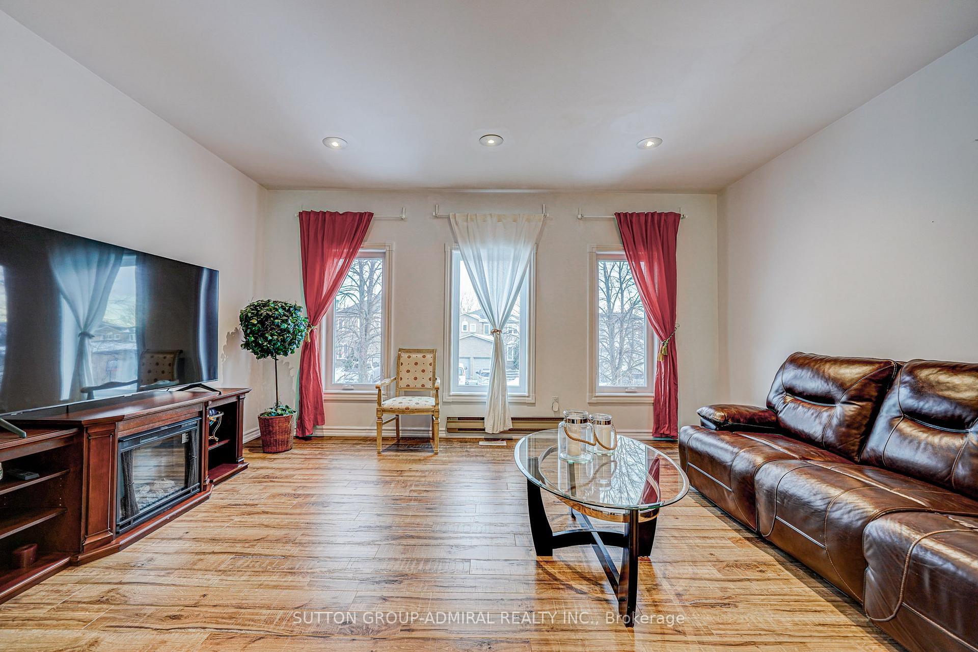 Photo 19 of Unit Main, 62 Venice Crescent, Vaughan, Beverley Glen — HOMEH