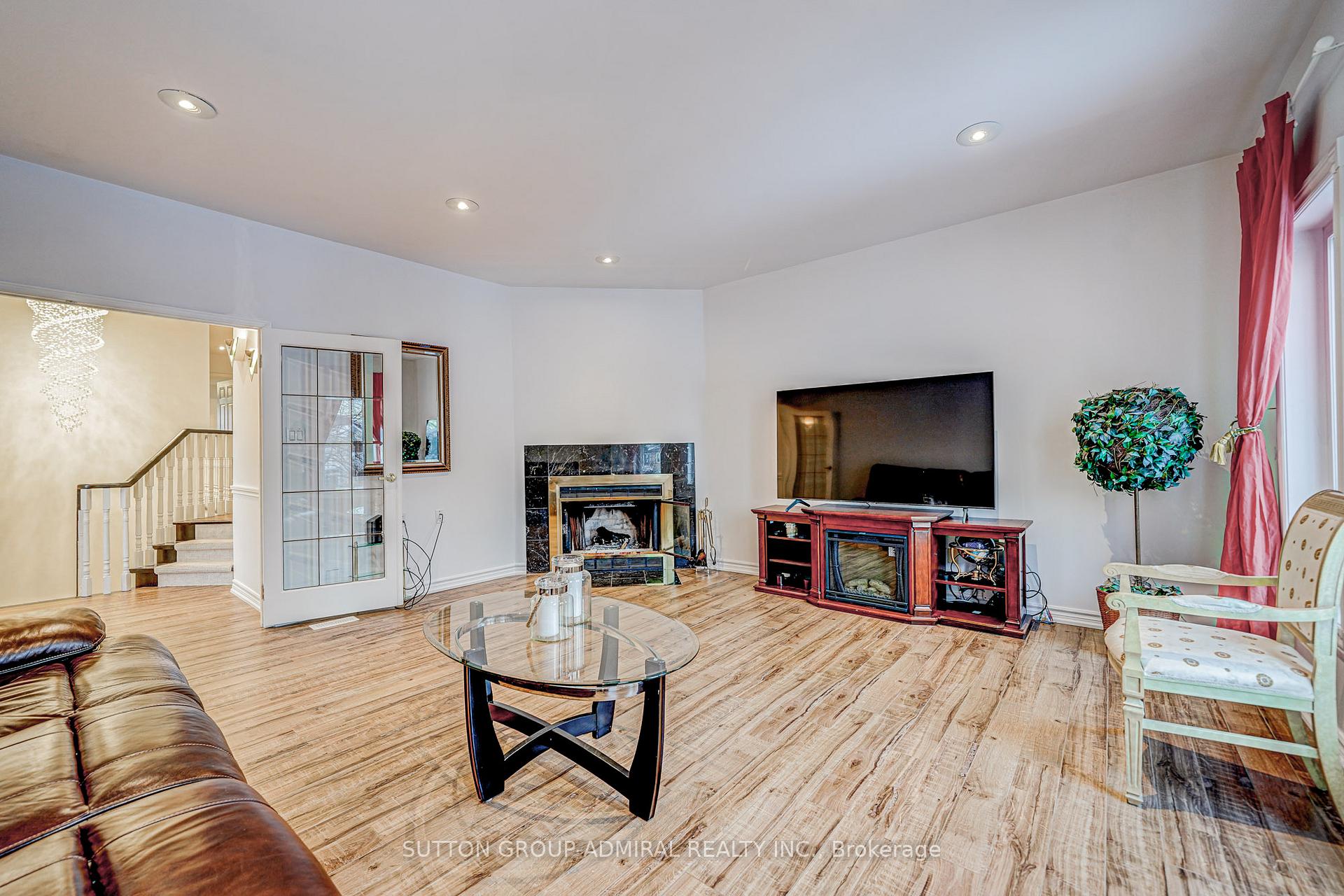 Photo 21 of Unit Main, 62 Venice Crescent, Vaughan, Beverley Glen — HOMEH