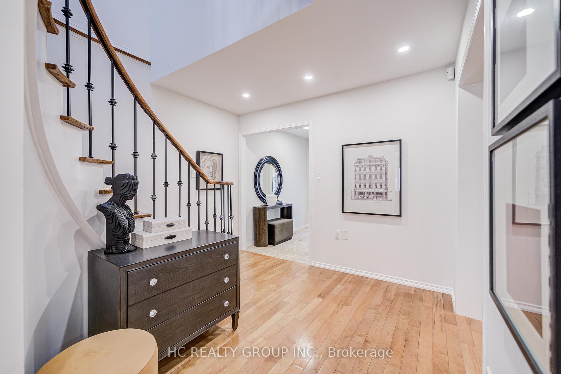 Photo 4 of 51 Mountfield Crescent, Vaughan, Brownridge — HOMEH