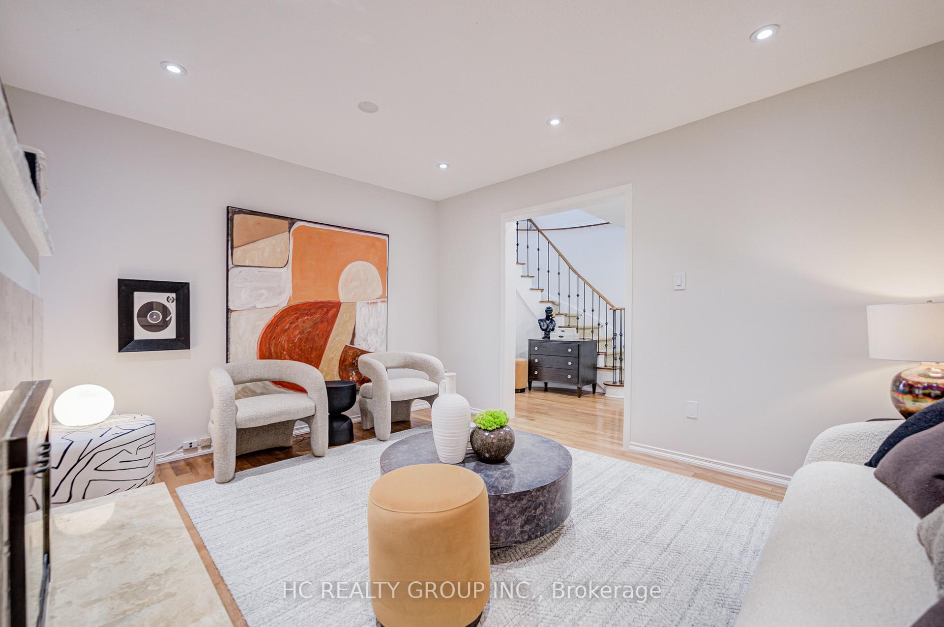 Photo 8 of 51 Mountfield Crescent, Vaughan, Brownridge — HOMEH