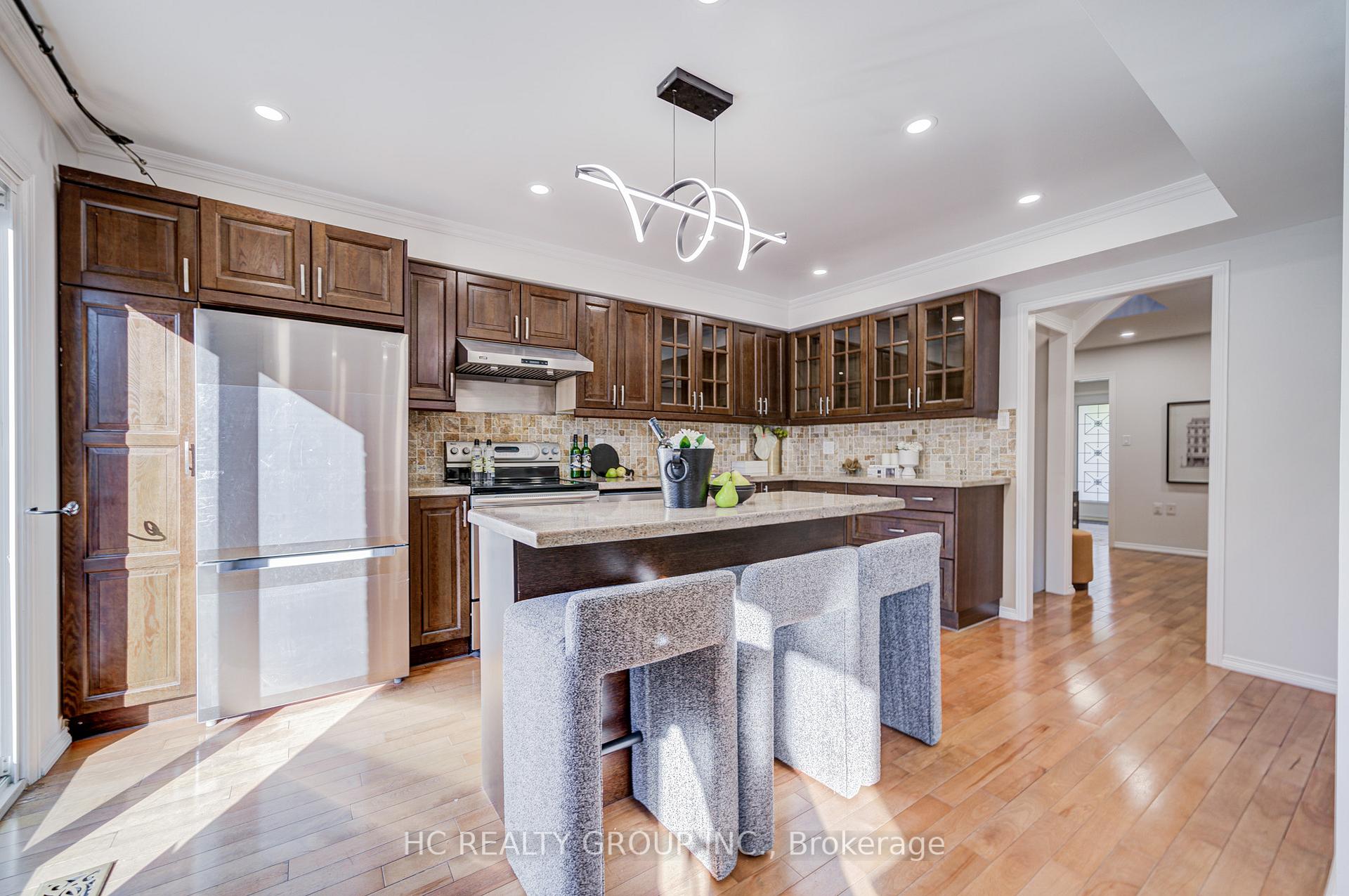 Photo 14 of 51 Mountfield Crescent, Vaughan, Brownridge — HOMEH