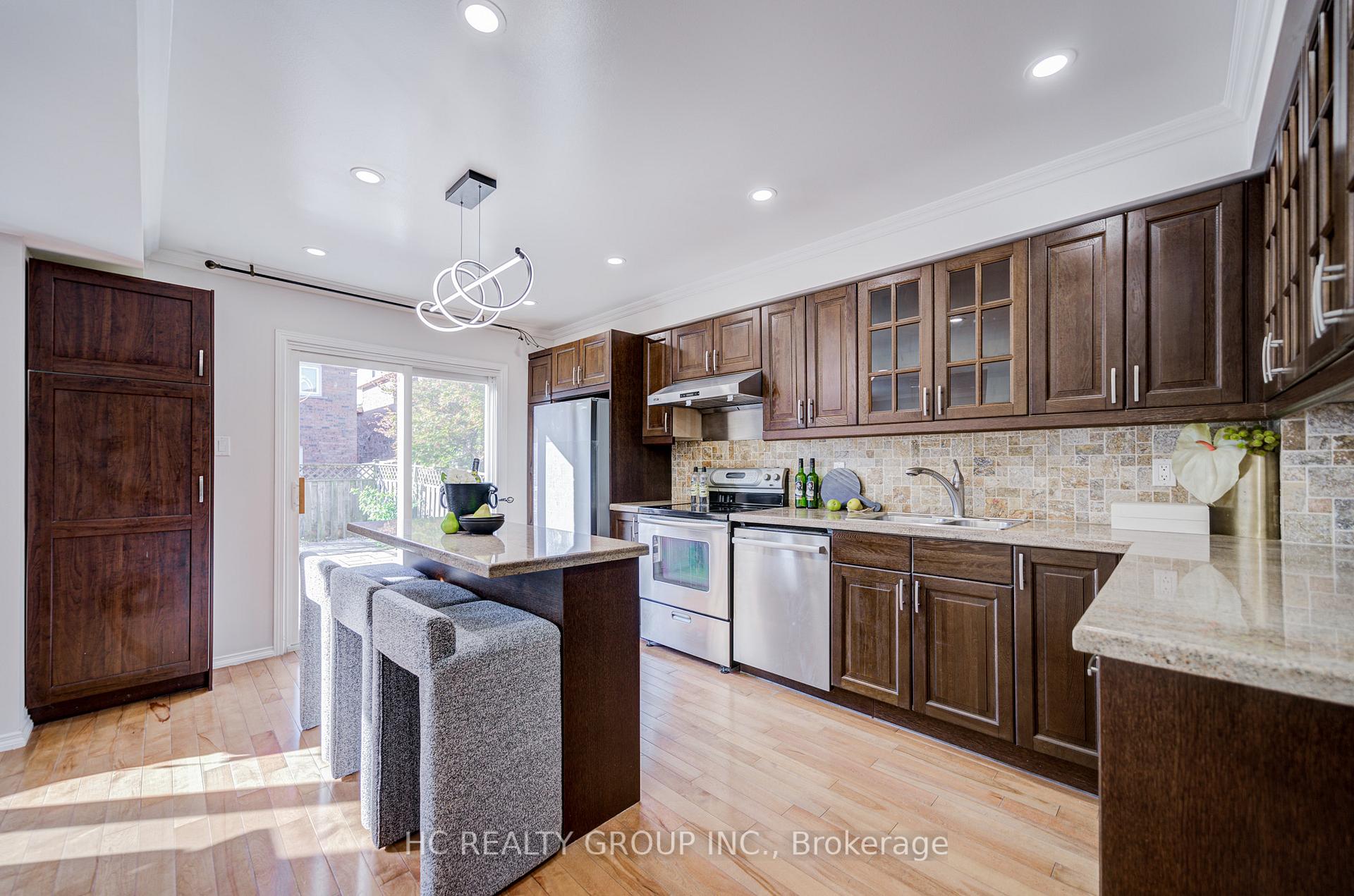 Photo 15 of 51 Mountfield Crescent, Vaughan, Brownridge — HOMEH