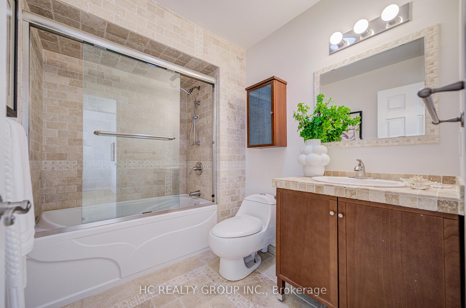 Photo 28 of 51 Mountfield Crescent, Vaughan, Brownridge — HOMEH