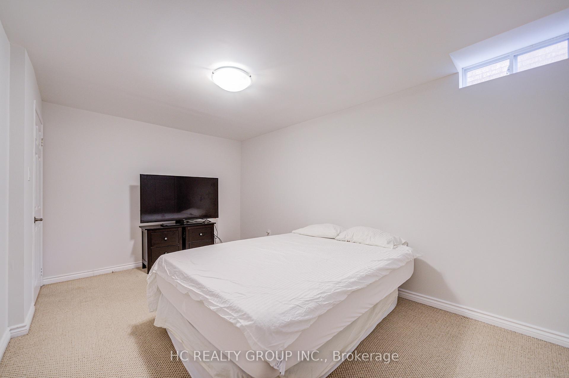 Photo 32 of 51 Mountfield Crescent, Vaughan, Brownridge — HOMEH