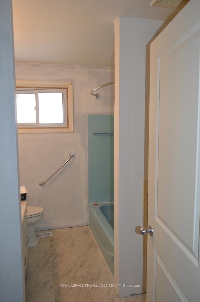 Photo 7 of 70 Jeffrey Drive, Quinte West, Sidney Ward — HOMEH
